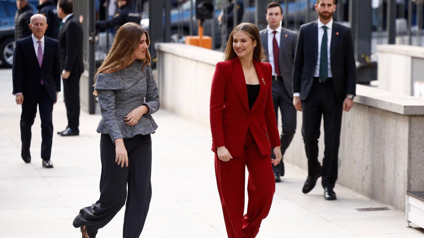 k-nigin-letizia-leonor-und-sof-a-strahlender-auftritt-bei-jahrestag-ihrer-monarchie-doch-eine-tanzt-aus-der-reihe