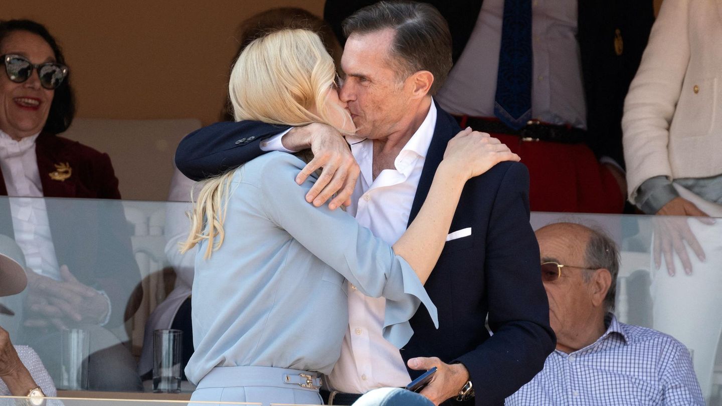 Prinzessin Naomi d'Orléans: Babyjubel im Fürstentum Monaco! Prinzessin ist erstmals Mutter geworden