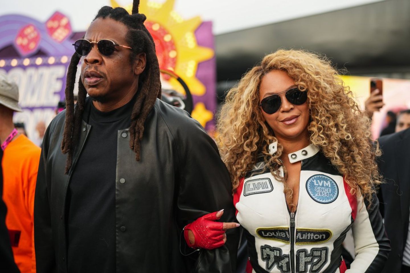 Beyoncé bei Formel 1 in Las Vegas: Sie sorgt im Rennanzug für Aufsehen