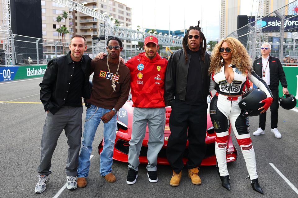 Beyoncé bei Formel 1 in Las Vegas: Sie sorgt im Rennanzug für Aufsehen ...