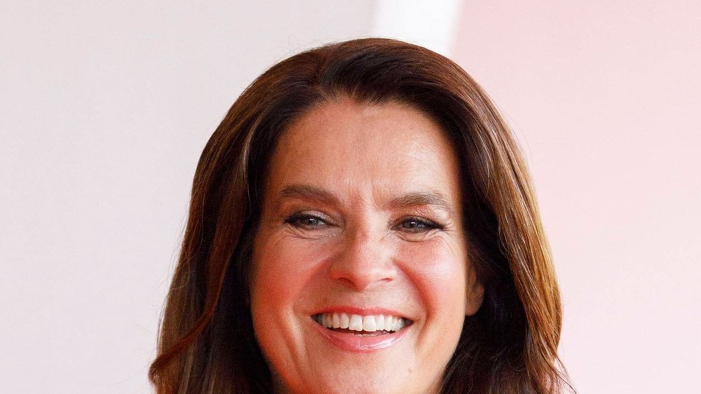 Katarina-Witt-60-Geburtstag-feiert-sie-im-kleinen-Kreis