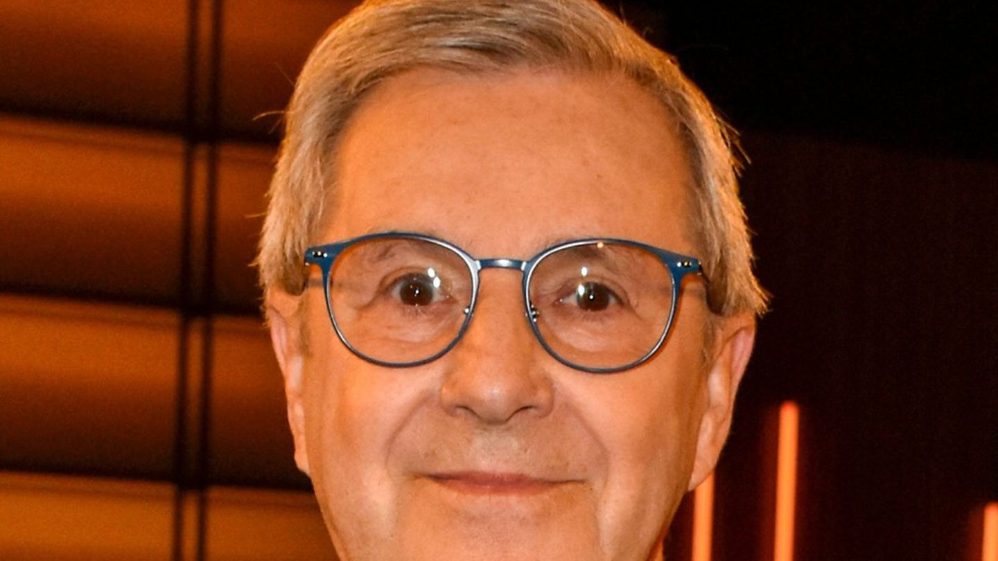 Geht-Jan-Hofer-ins-Dschungelcamp-Das-sagt-der-Ex-Tagesschau-Sprecher