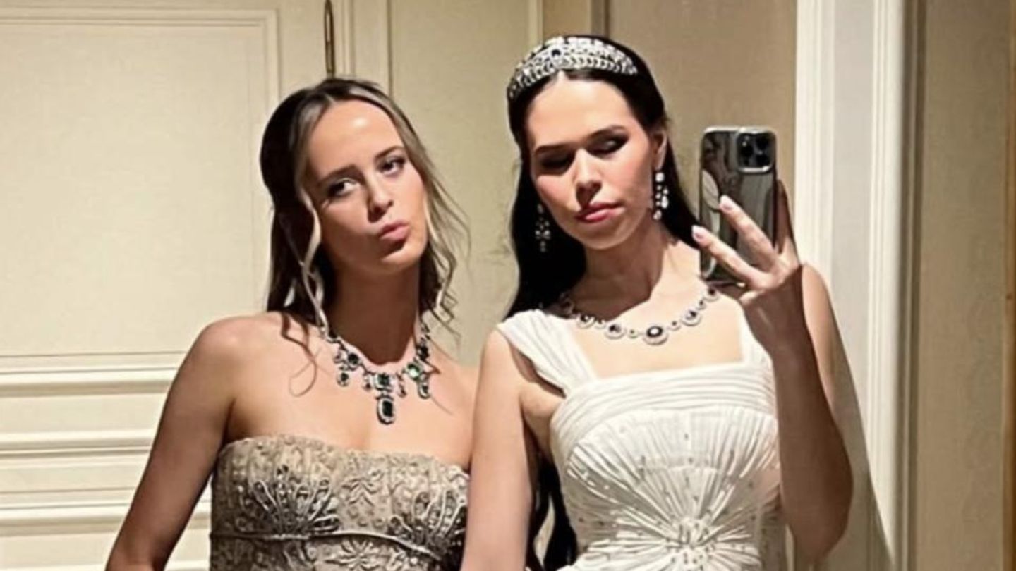 Prinzessin-Diana-Prinzessin-Dianas-Cousine-sorgt-beim-prunkvollen-Le-Bal-f-r-Aufsehen