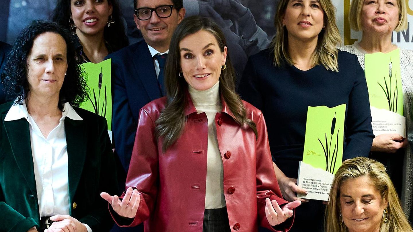 Fashion-Looks-Letizia-gibt-sich-mit-Lederjacke-l-ssig