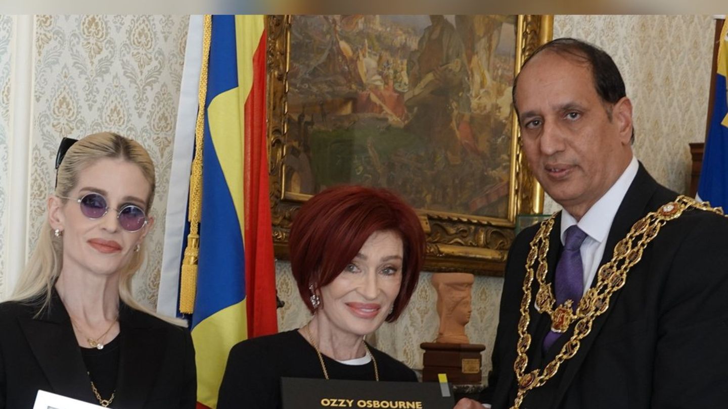 Sharon-und-Kelly-Osbourne-Tr-nen-bei-Ehrung-f-r-Ozzy-Osbourne