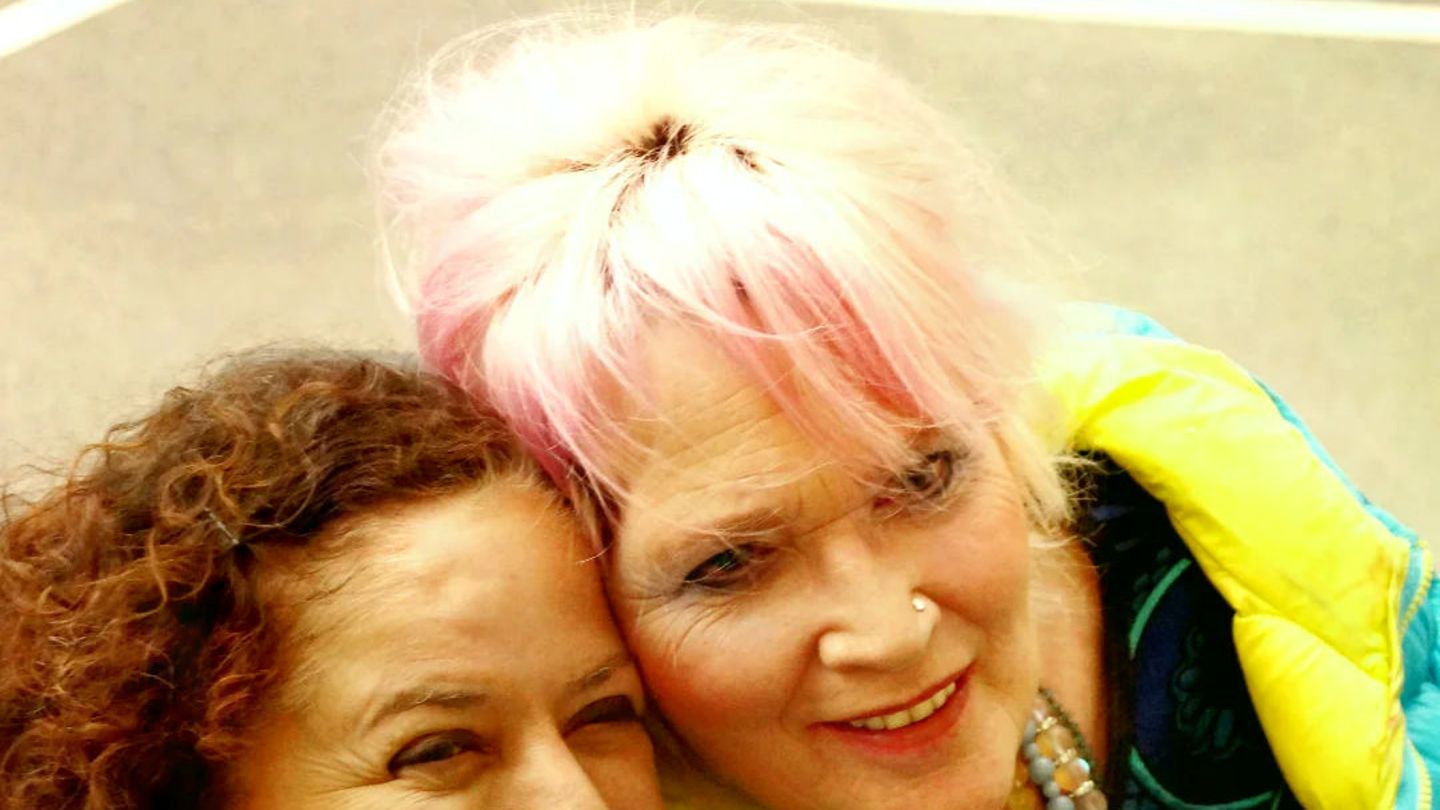 -Ritas-Welt-Ritas-Welt-Gisi-Franziska-Traub-gratuliert-Gaby-K-ster-zum-Geburtstag