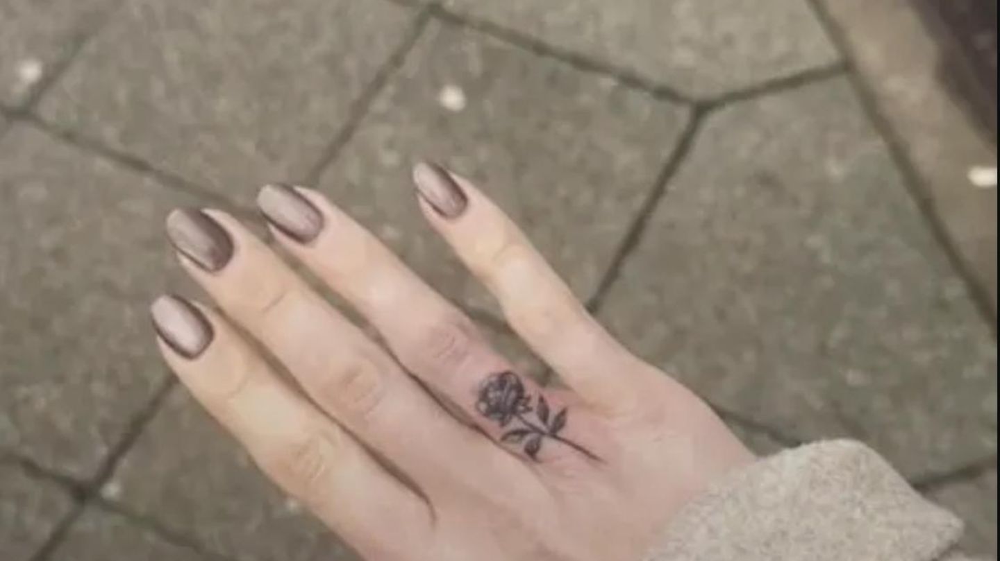 Star-Tattoos-Dieser-Star-l-sst-sich-Liebestattoos-f-r-Vater-seiner-beiden-Kinder-berstechen