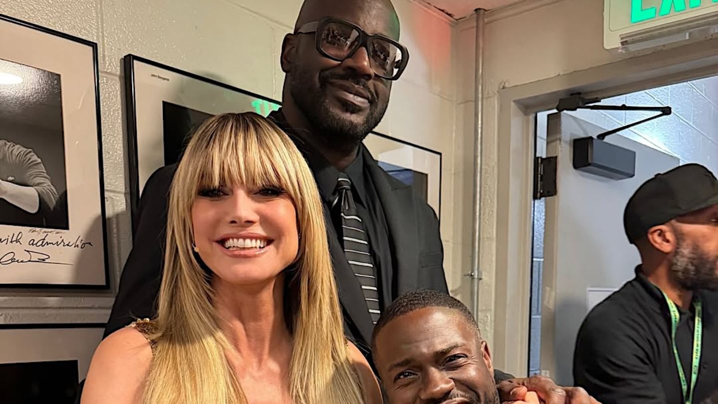 Stars-H-henunterschiede-Diese-Steilvorlage-f-r-ein-witziges-Foto-lassen-sie-sich-nicht-entgehen