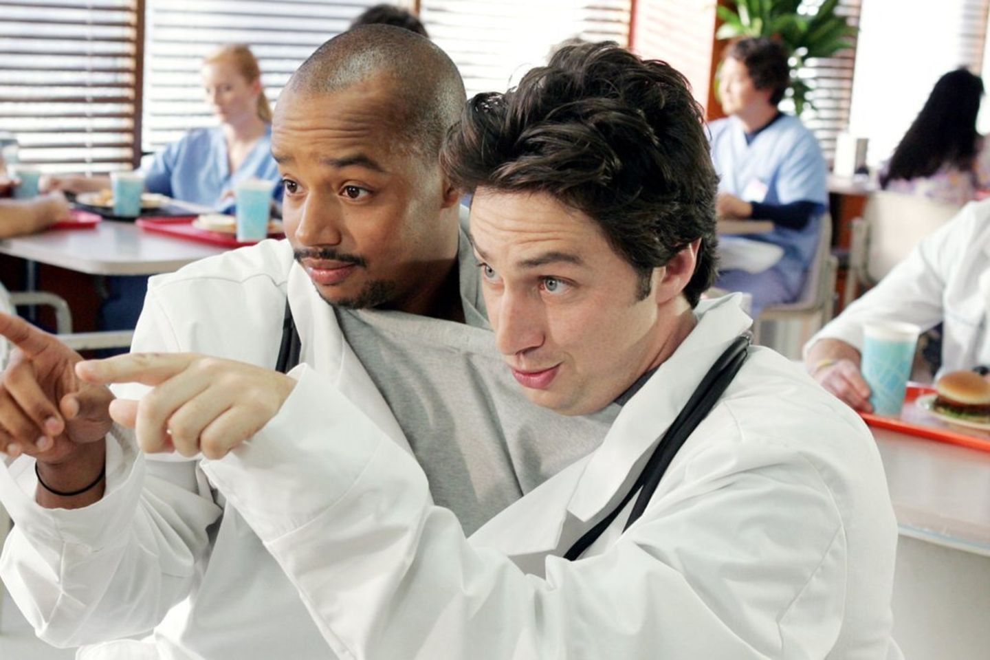Donald Faison und Zach Braff: "Scrubs"-Star möchte Freund verkuppeln