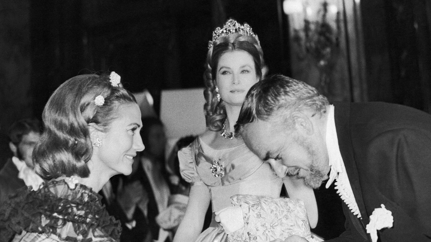 Au-ergew-hnliche-Juwelen-Als-Grace-Kelly-das-Napoleon-Diadem-aus-1804-trug