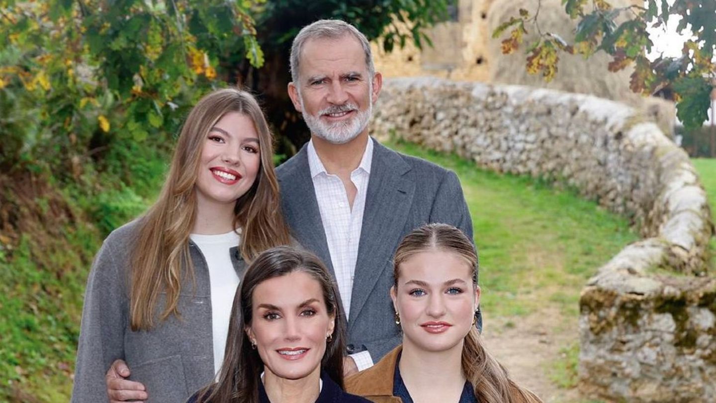 K-nig-Felipe-VI-mit-seiner-Familie-Royals-w-nschen-frohe-Weihnachten