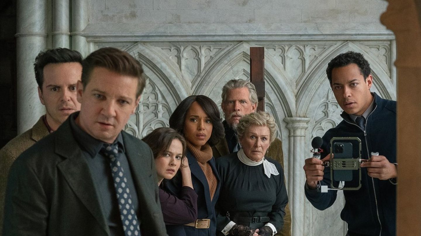 -Wake-Up-Dead-Man-A-Knives-Out-Mystery-Welcher-Star-hat-Blut-an-seinen-H-nden-