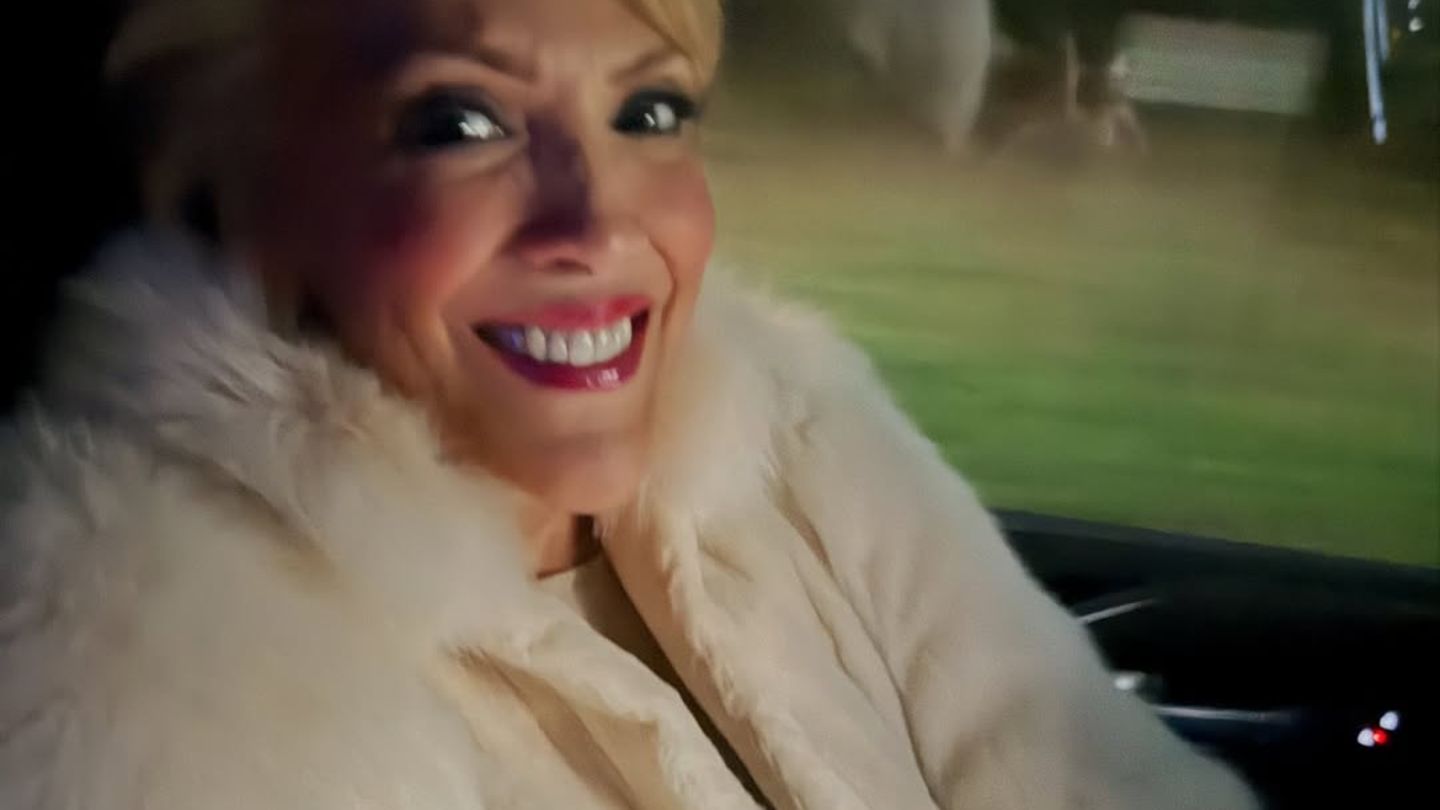 Forever-Young-80-Geburtstag-Ihre-Mama-beweist-dass-Alter-nur-eine-Zahl-ist