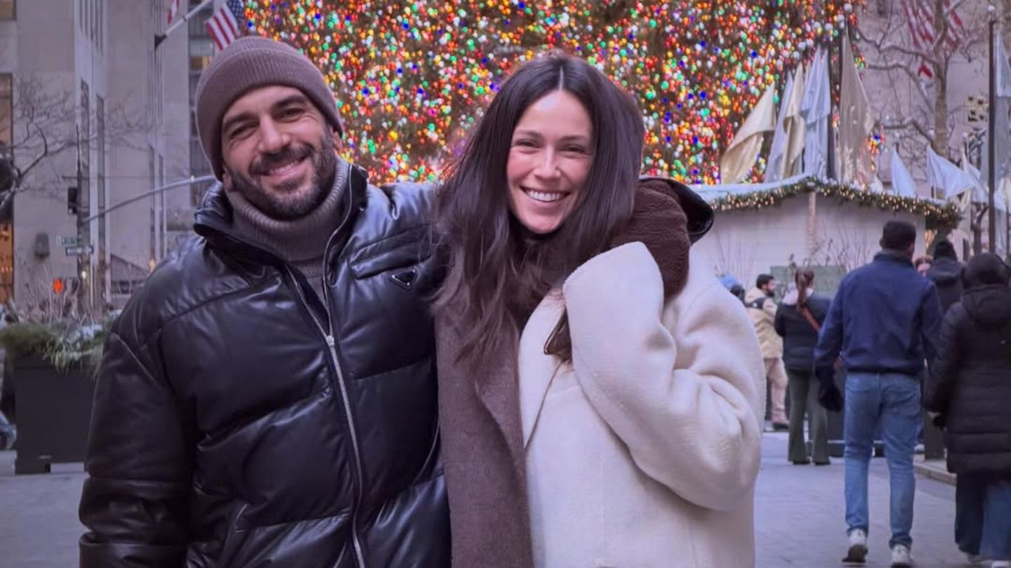 Stylisch-in-die-Ferien-Elyas-und-Jessica-M-Barek-schicken-Weihnachtsgr-e-aus-New-York