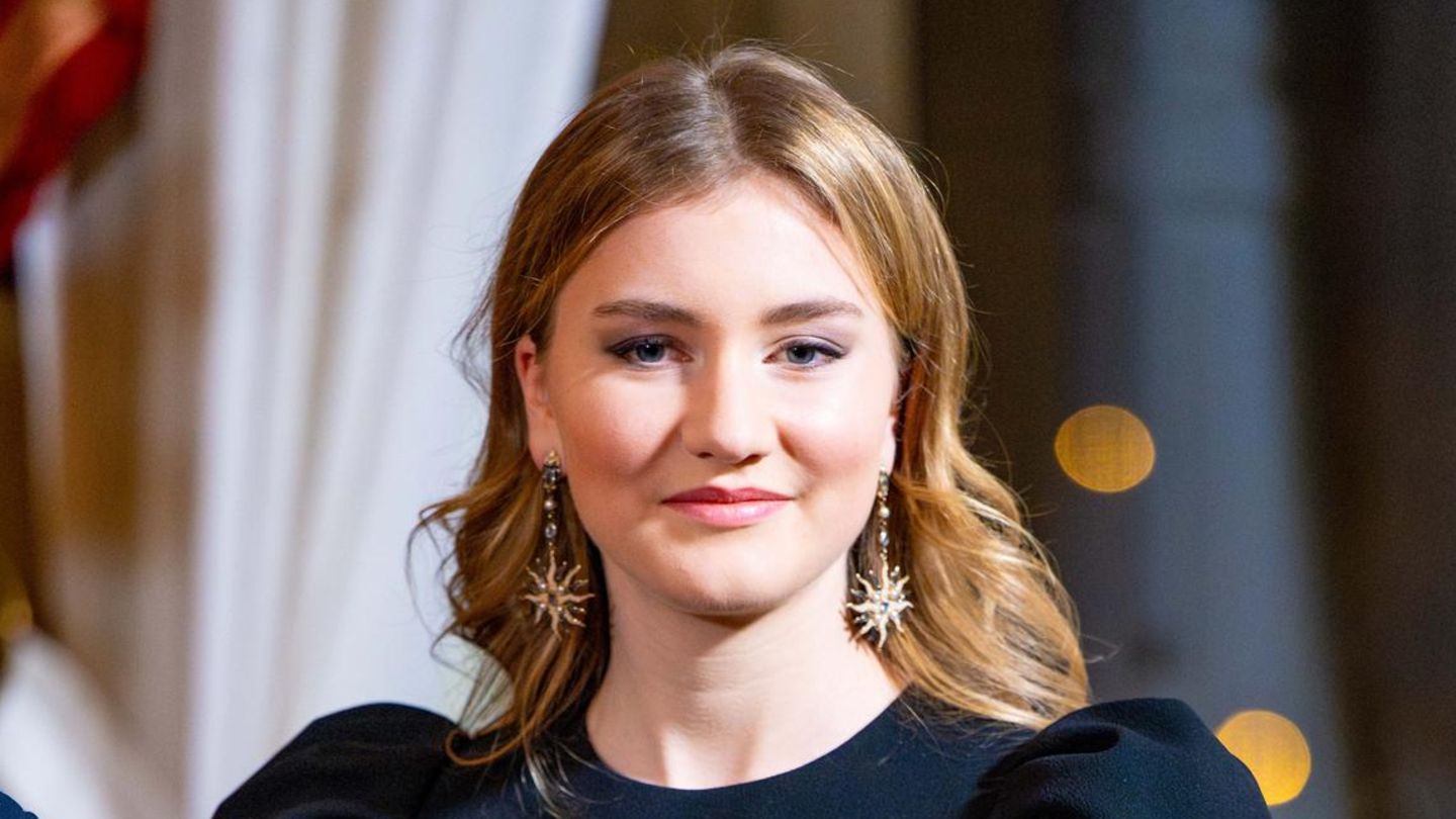 Prinzessin-Elisabeth-Beim-traditionellen-Weihnachtskonzert-achten-alle-nur-auf-sie