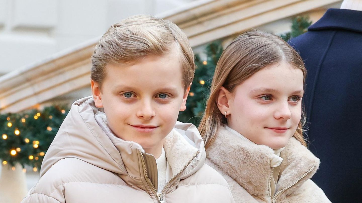 Modische-Minis-Schon-wieder-Dieses-Detail-ihres-Looks-h-tte-man-dabei-beinahe-bersehen