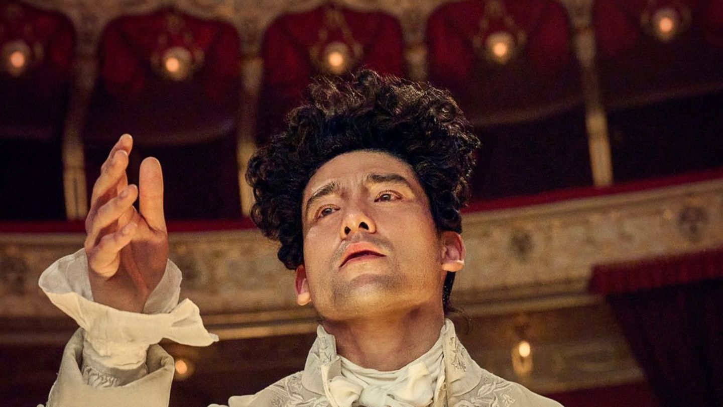 Remake-mit-Will-Sharpe-und-Paul-Bettany-Lohnt-sich-die-neue-Amadeus-Serie-