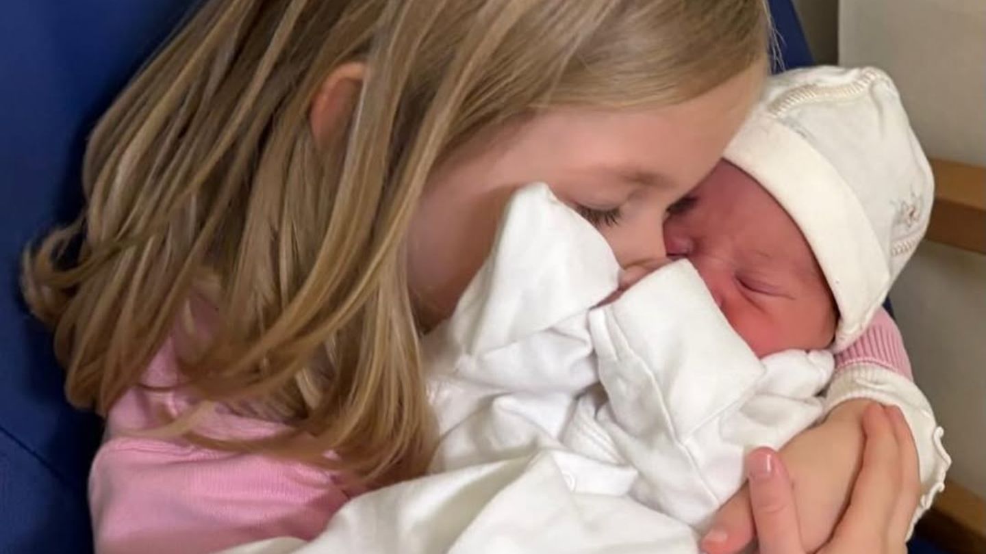 Sofia-zu-Sayn-Wittgenstein-Sayn-Royale-Babyfreude-in-London-am-4-Advent