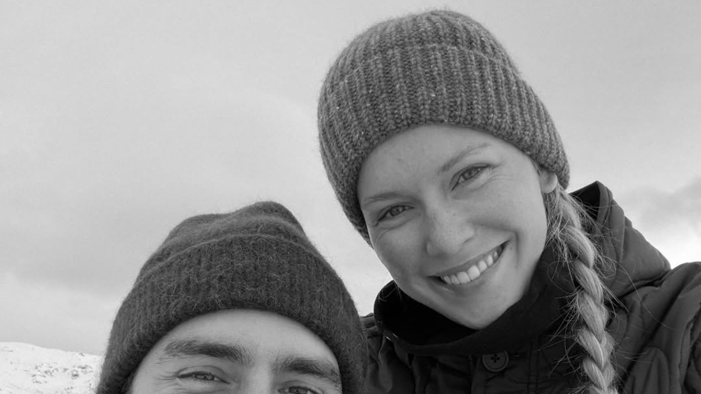 Alvaro-Soler-Melanie-Kroll-Alvaro-Soler-l-sst-Fans-am-Familienurlaub-teilhaben