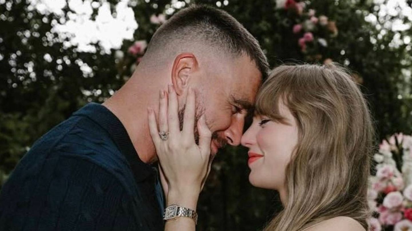 Taylor-Swift-und-Travis-Kelce-S-ngerin-liest-Liebesbrief-vor