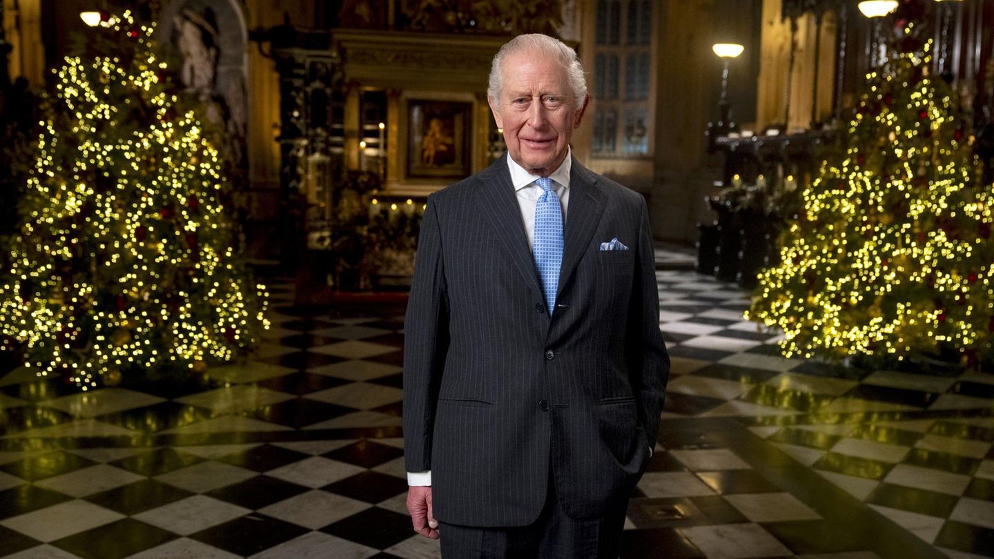 Britische-K-nigsfamilie-Bilder-aus-der-Westminster-Abbey-zeigen-ein-interessantes-Detail