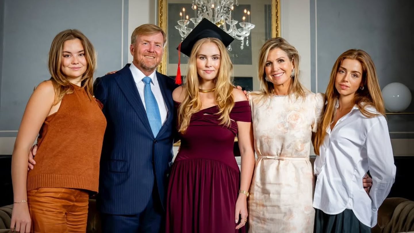 Niederl-ndische-Prinzessinnen-Auf-der-Weihnachtsgru-karte-tanzt-sie-modisch-komplett-aus-der-Reihe