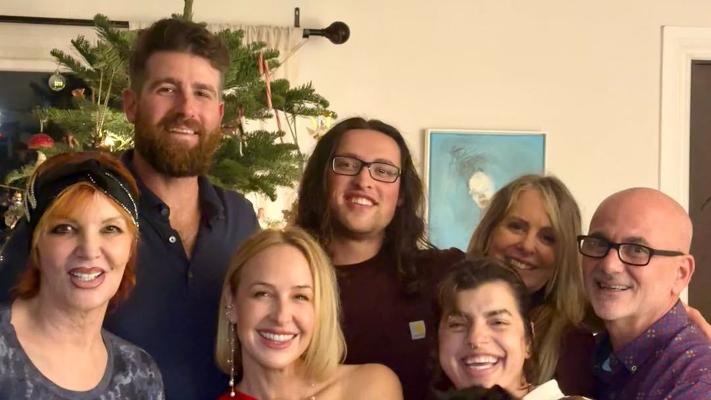 Thea-Gottschalk-Ex-Thea-und-Sohn-Roman-feiern-gemeinsam-Weihnachten