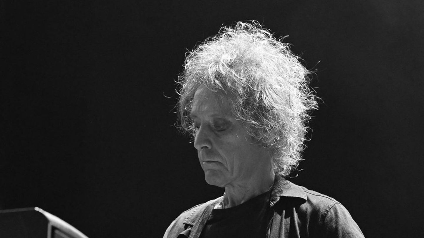 The-Cure-Band-trauert-um-Gitarrist-Perry-Bamonte