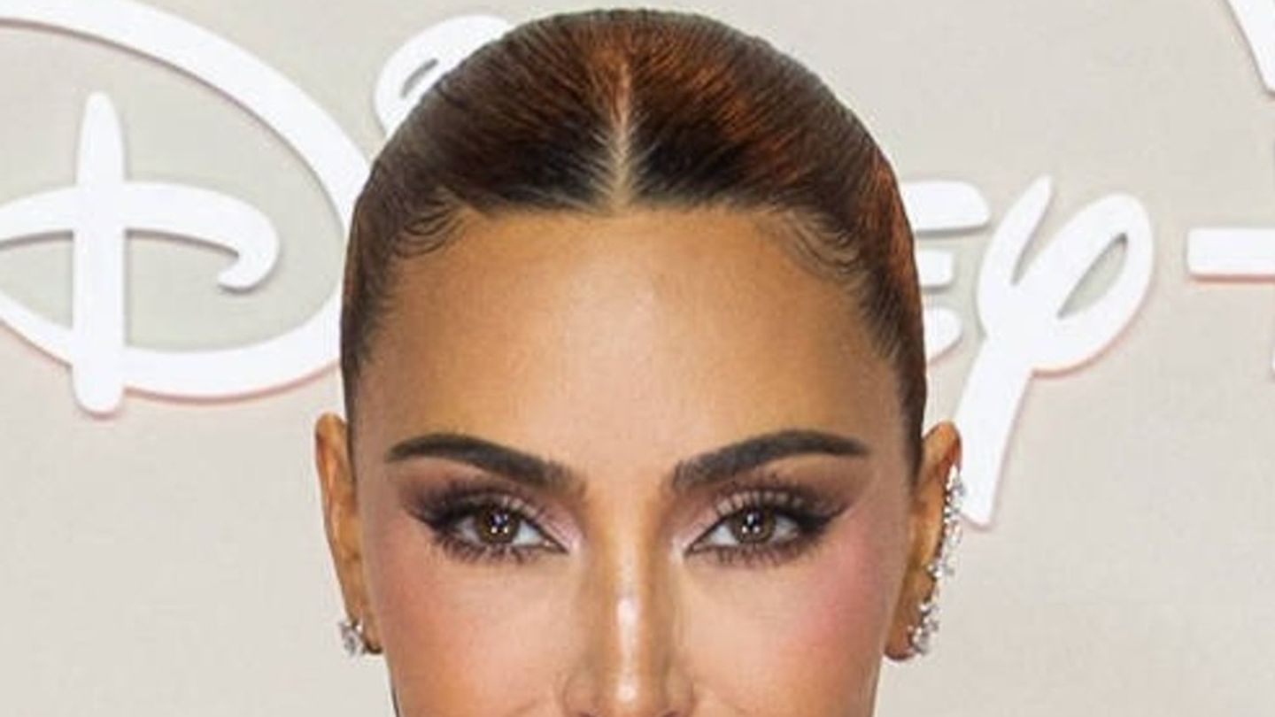 Kim-Kardashian-S-e-Weihnachtsfotos-mit-ihren-vier-Kids