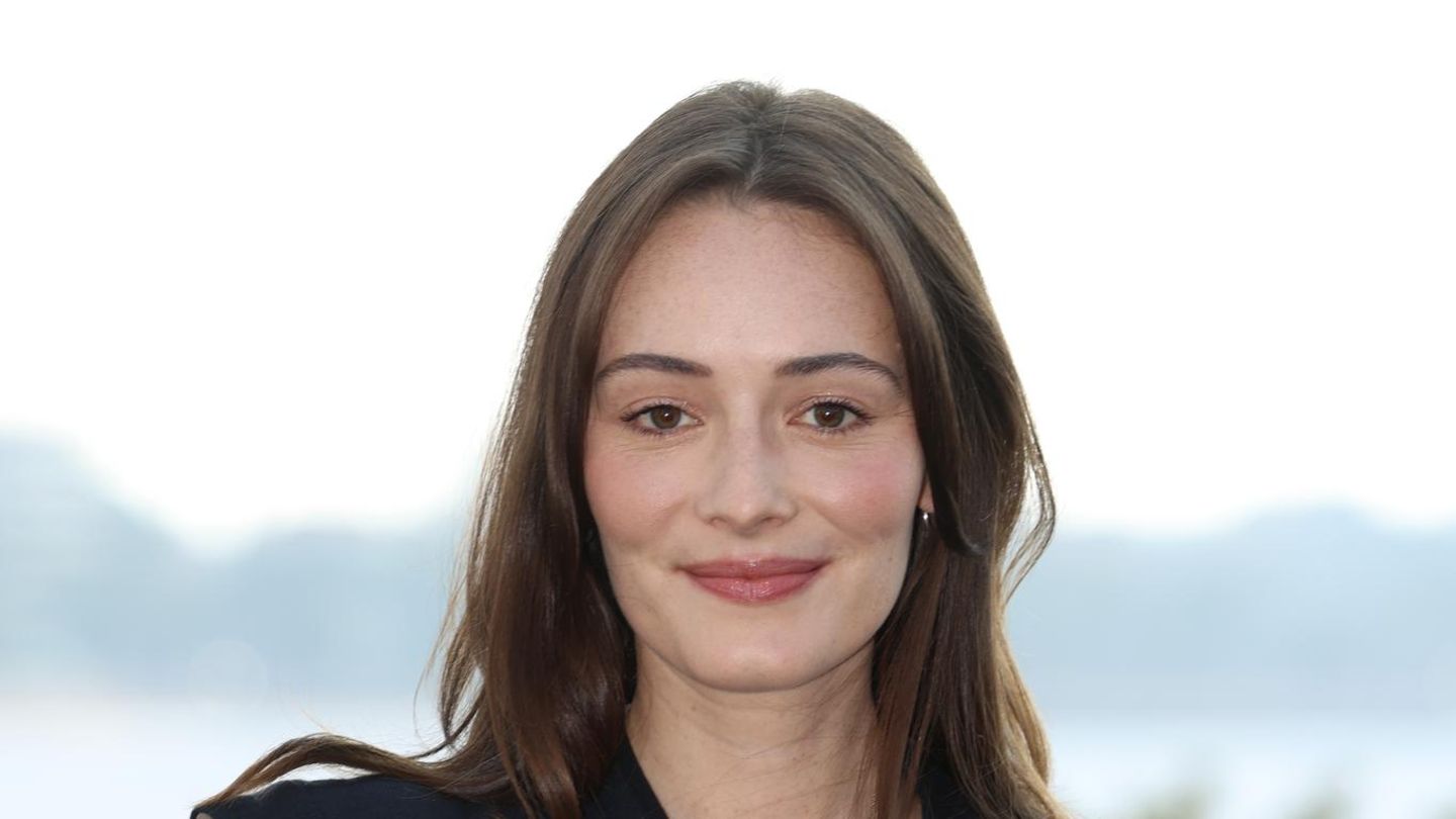 Stars-im-Beautywandel-Mit-diesem-coolen-Look-begann-die-Karriere-des-Ku-damm-77-Stars