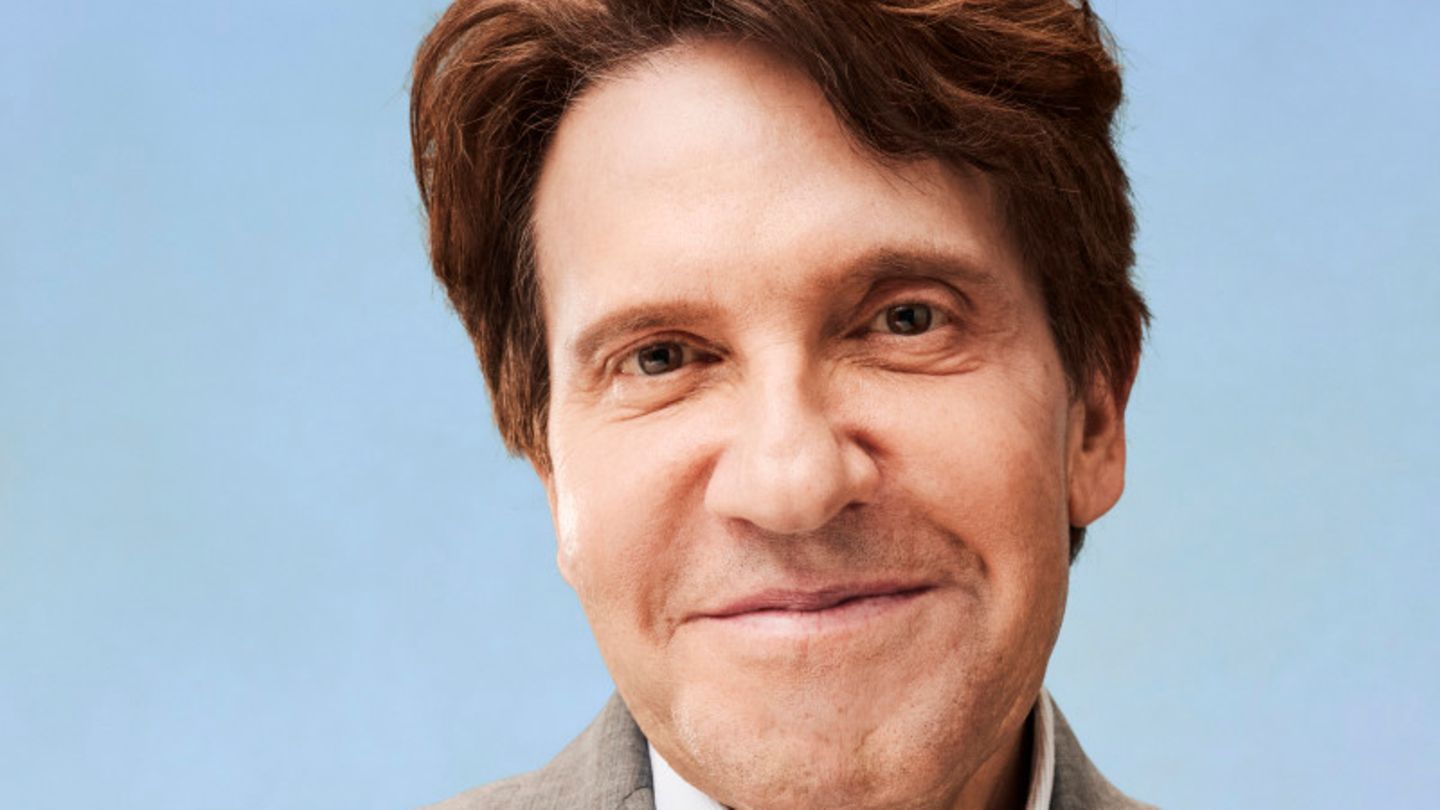 Dr-Dennis-Gross-Dr-Dennis-Gross-Luxus-bedeutet-der-Haut-jeden-Tag-etwas-Gutes-zu-tun-