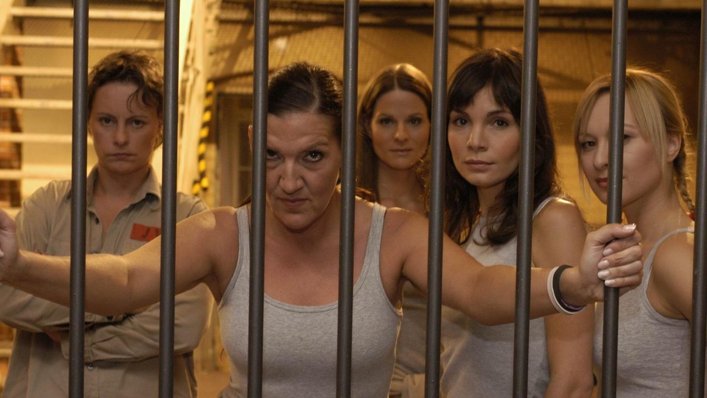 Stars-im-Beautywandel-So-sieht-sie-28-Jahre-nach-der-ersten-Folge-Hinter-Gittern-aus