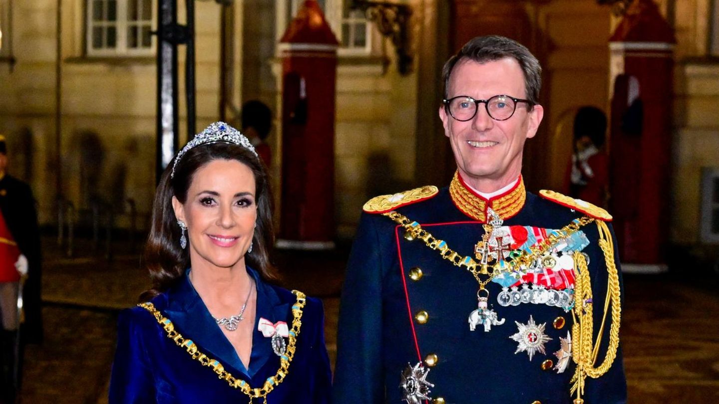 Prinzessin-Marie-Prinz-Joachim-Beim-Neujahrsempfang-entz-cken-Prinz-Joachim-und-Marie-mit-s-er-Geste