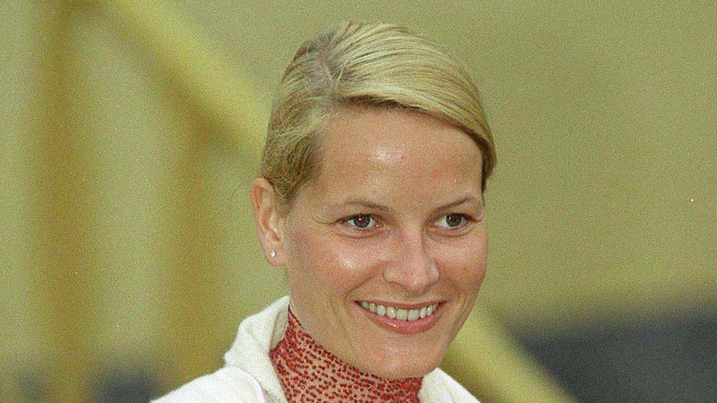 Prinzessin-Mette-Marit-Vor-40-Jahren-Video-zeigt-sie-als-ausgelassene-jubelnde-Mette-Marit-