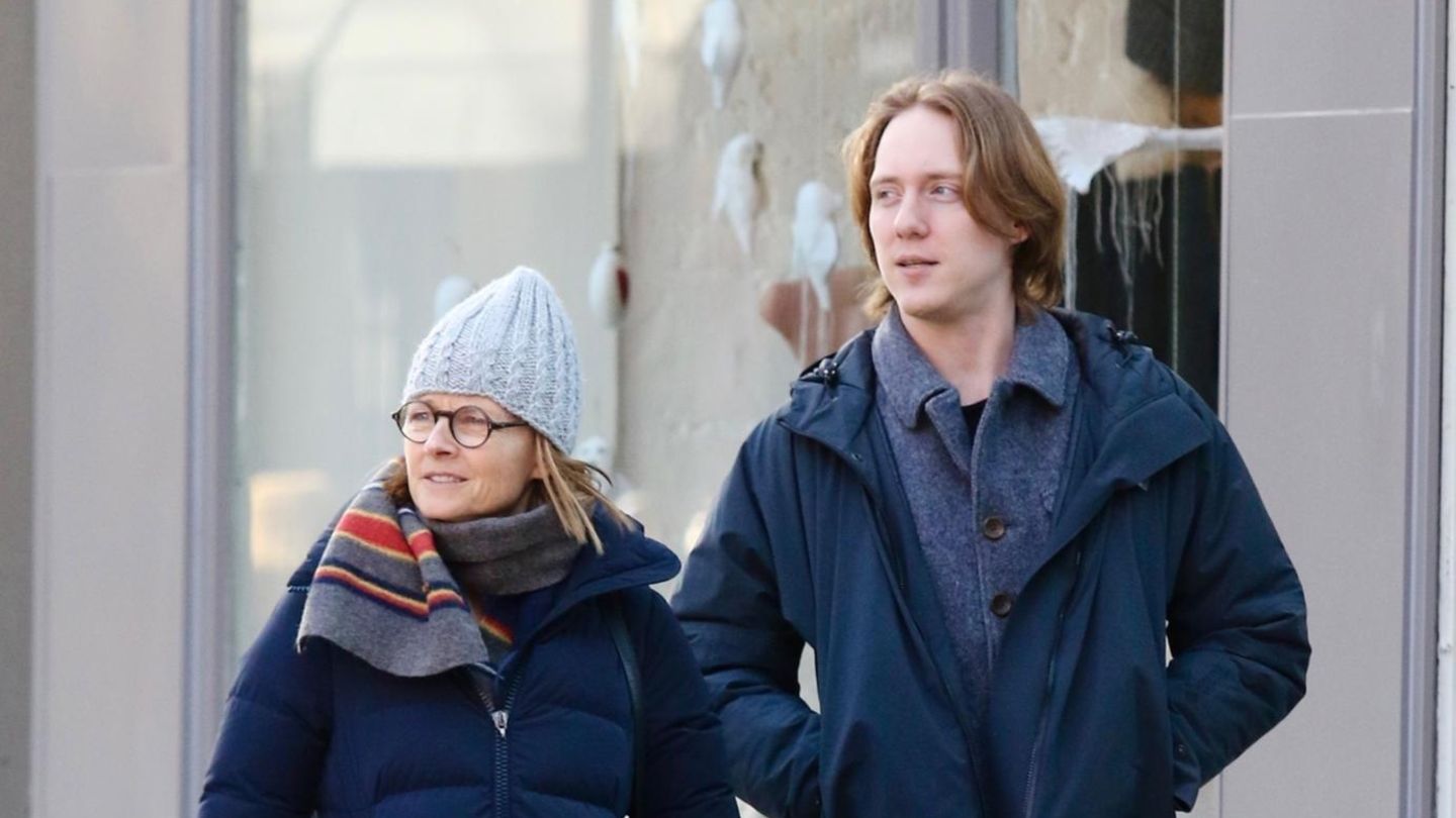 Jodie-Foster-Seltenheit-Hollywoodstar-Jodie-Foster-zeigt-sich-mit-Sohn-Charles