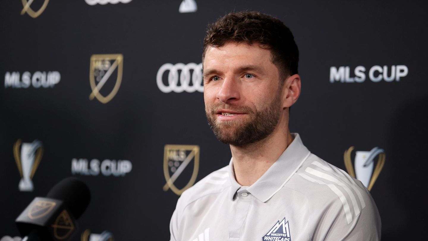 buzz-cut-locken-fades-thomas-m-llers-neue-frisur-l-sst-ihn-r-ckw-rts-altern