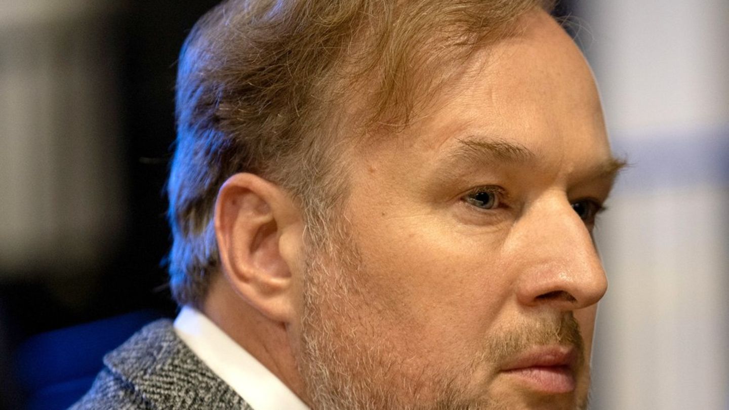 -Tatort-Die-Sch-pfung-Stephan-Grossmann-mimt-den-Intendanten