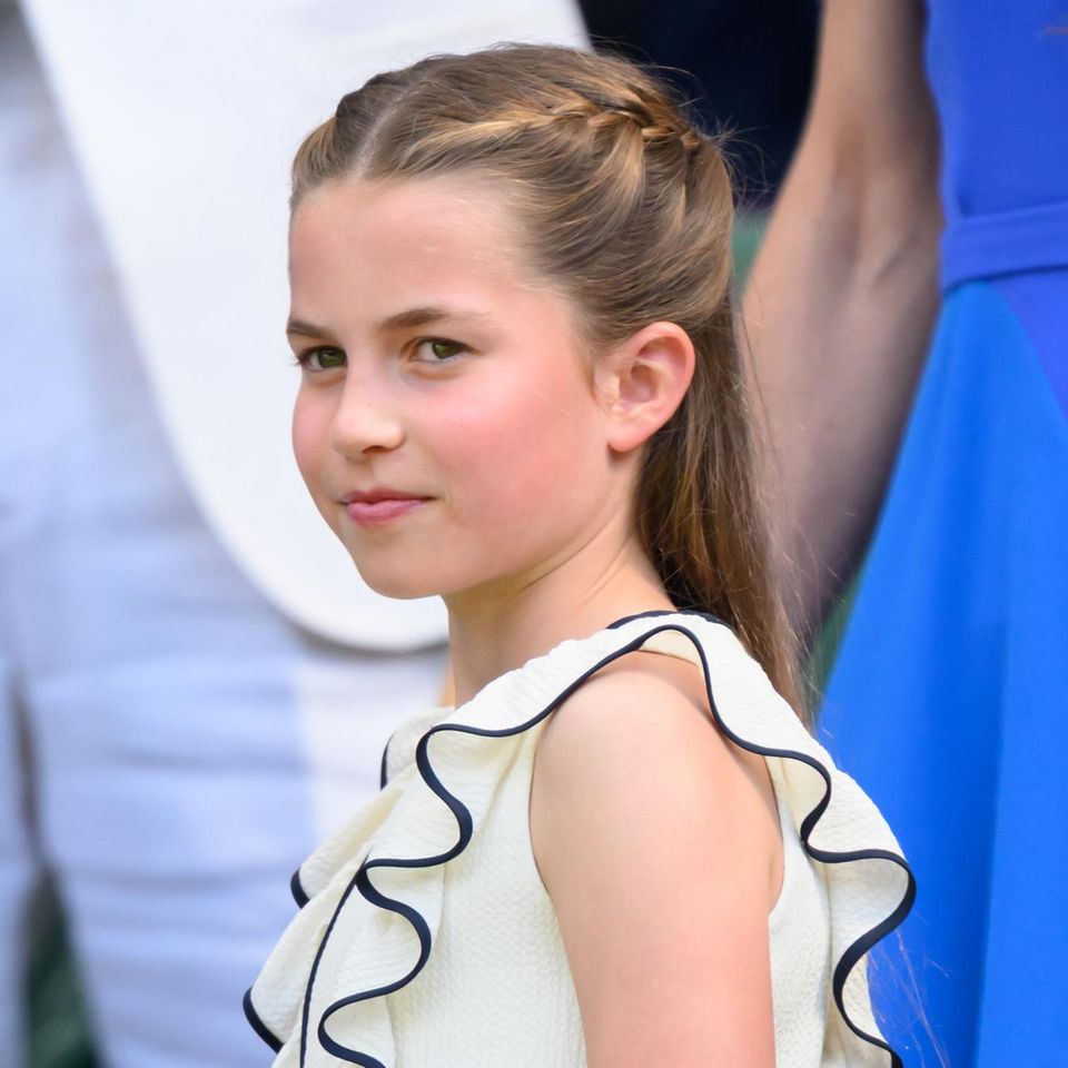 Königin Camilla: Historischer Titel als erstes Mitglied der Royal ... Königin Camilla: Historischer Titel als erstes Mitglied der Royal ...