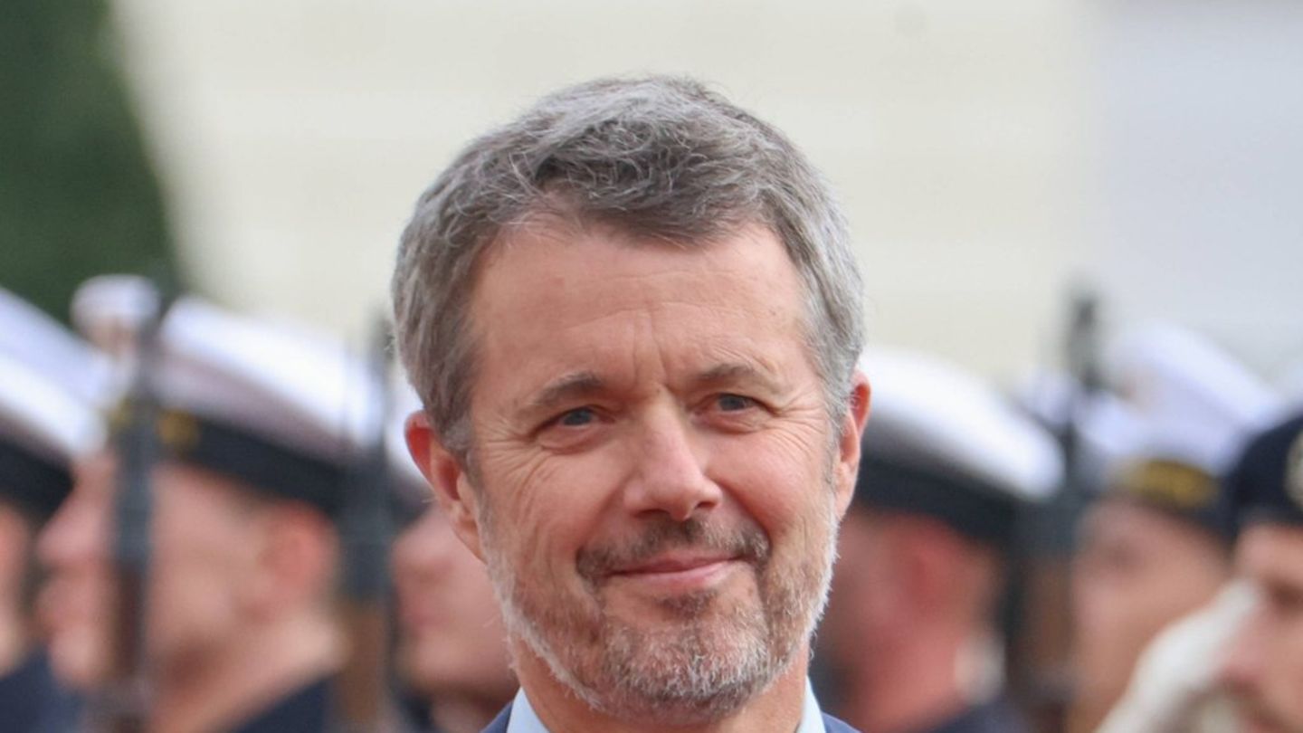 K-nig-Frederik-Er-bernimmt-Rolle-als-H-rbuchsprecher