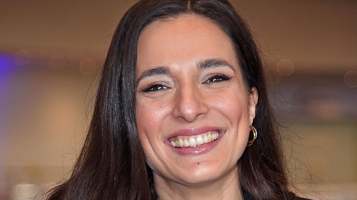 Sally-zcan-Back-Queen-Sally-zcan-w-nscht-sich-ein-Happy-End-