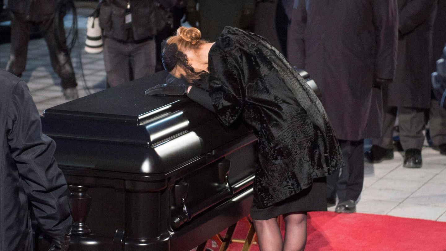 C-line-Dion-Je-t-aime-Papa-Vor-10-Jahren-zerbrach-C-line-Dions-Herz