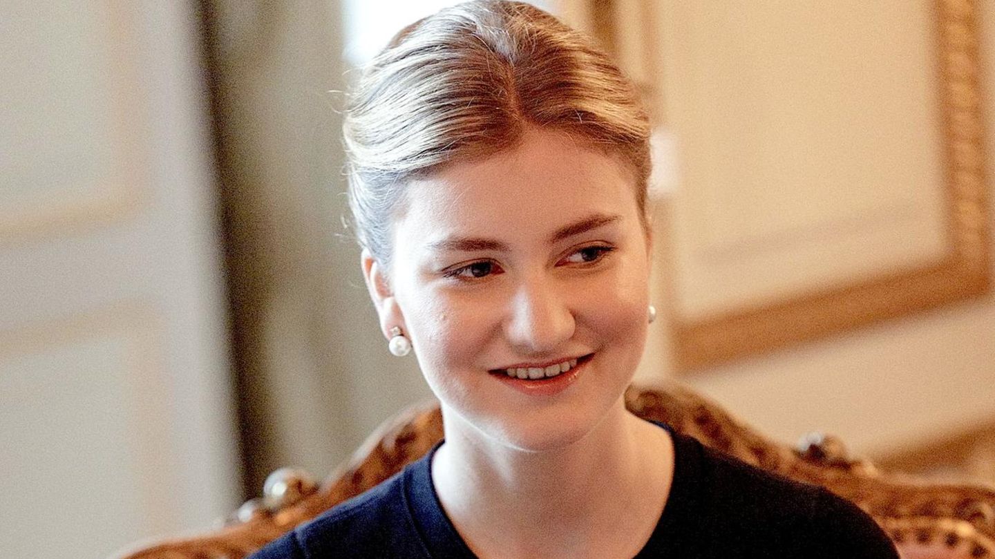 Royale-Fashion-Looks-Mit-diesem-eleganten-Outfit-macht-Belgiens-Thronfolgerin-alles-richtig