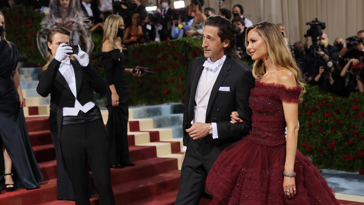 Ansel-Elgort-Erstes-Babyfoto-Hollywoodstar-ist-Vater-geworden