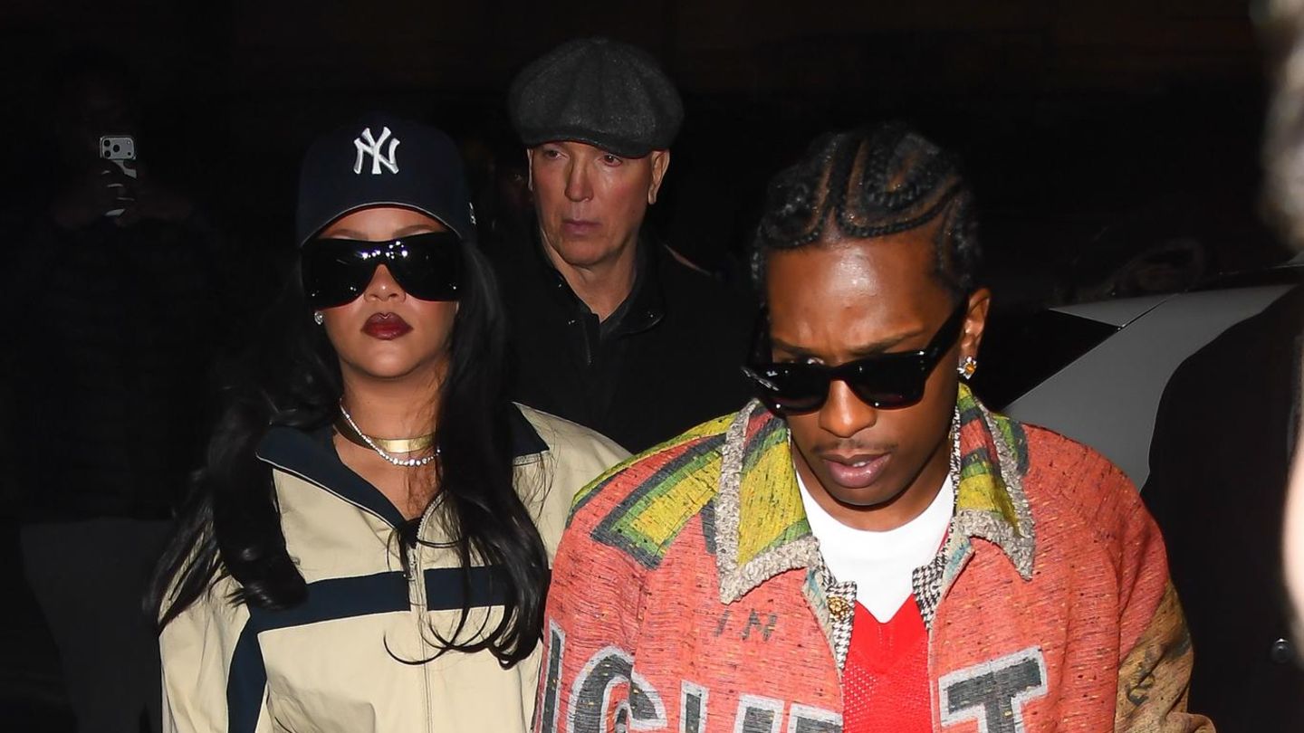 Outfits-zum-Verlieben-Rihanna-bl-st-mit-einem-Hauch-von-Jacke-satte-2500-Euro-weg