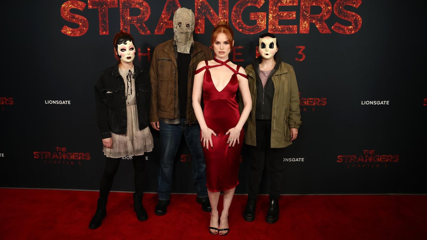 Red-Carpet-Style-2026-Madelaine-Petsch-trotzt-den-Horror-Gestalten-auf-dem-Red-Carpet