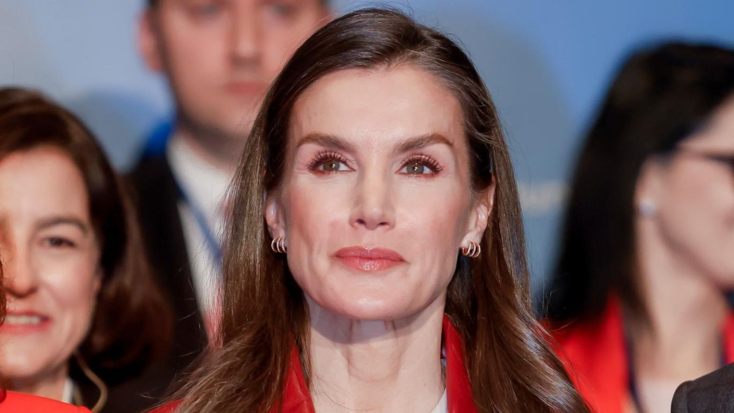 Star-Fashion-Letizia-beweist-dass-ein-stilvoller-Auftritt-nicht-Haute-Couture-sein-muss