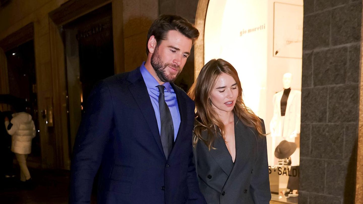 Outfits-zum-Verlieben-Hand-in-Hand-und-topgestylt-schlendern-sie-durch-Mailand