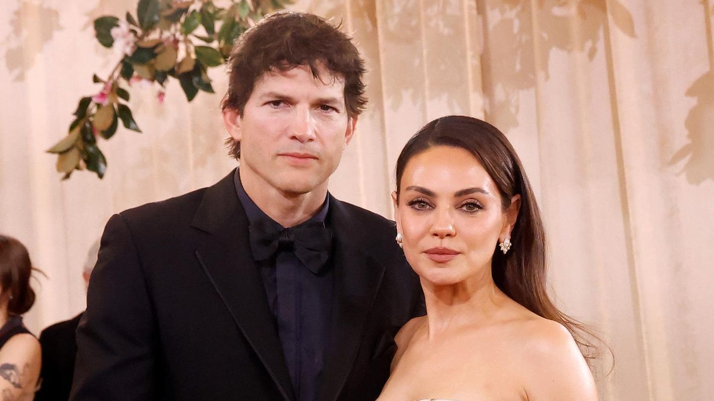 Ashton-Kutcher-Er-duscht-doch-regelm-ig