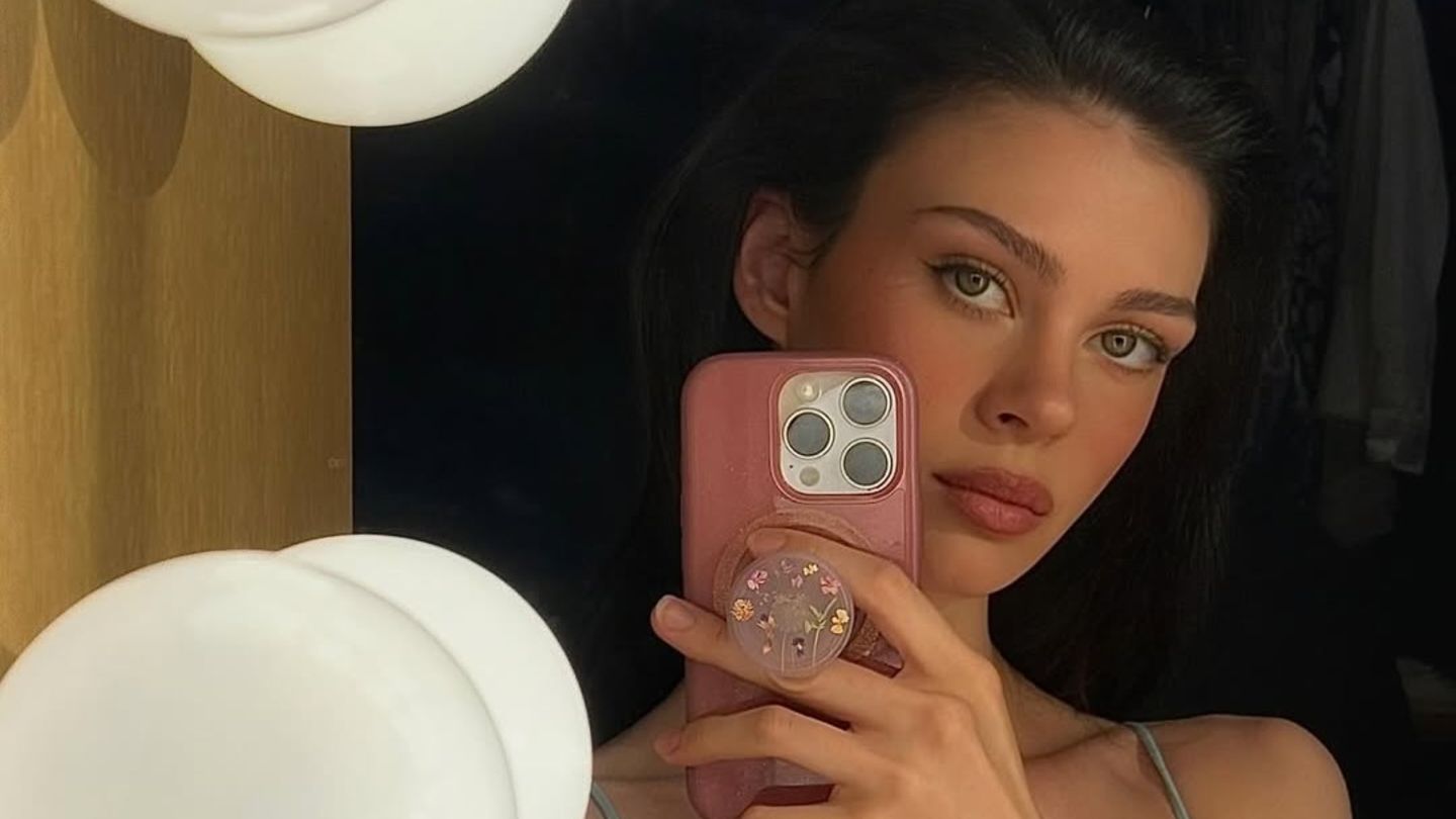 Star-Tattoos-Nicola-Peltz-neues-Tattoo-d-rfte-B-nde-sprechen