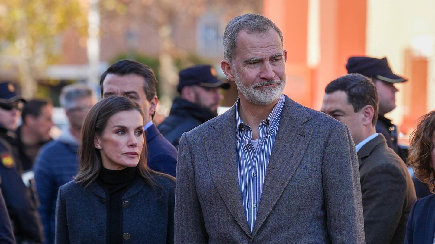 K-nigin-Letizia-K-nig-Felipe-Letizia-und-Felipe-besuchen-Unfallstelle-in-Adamuz